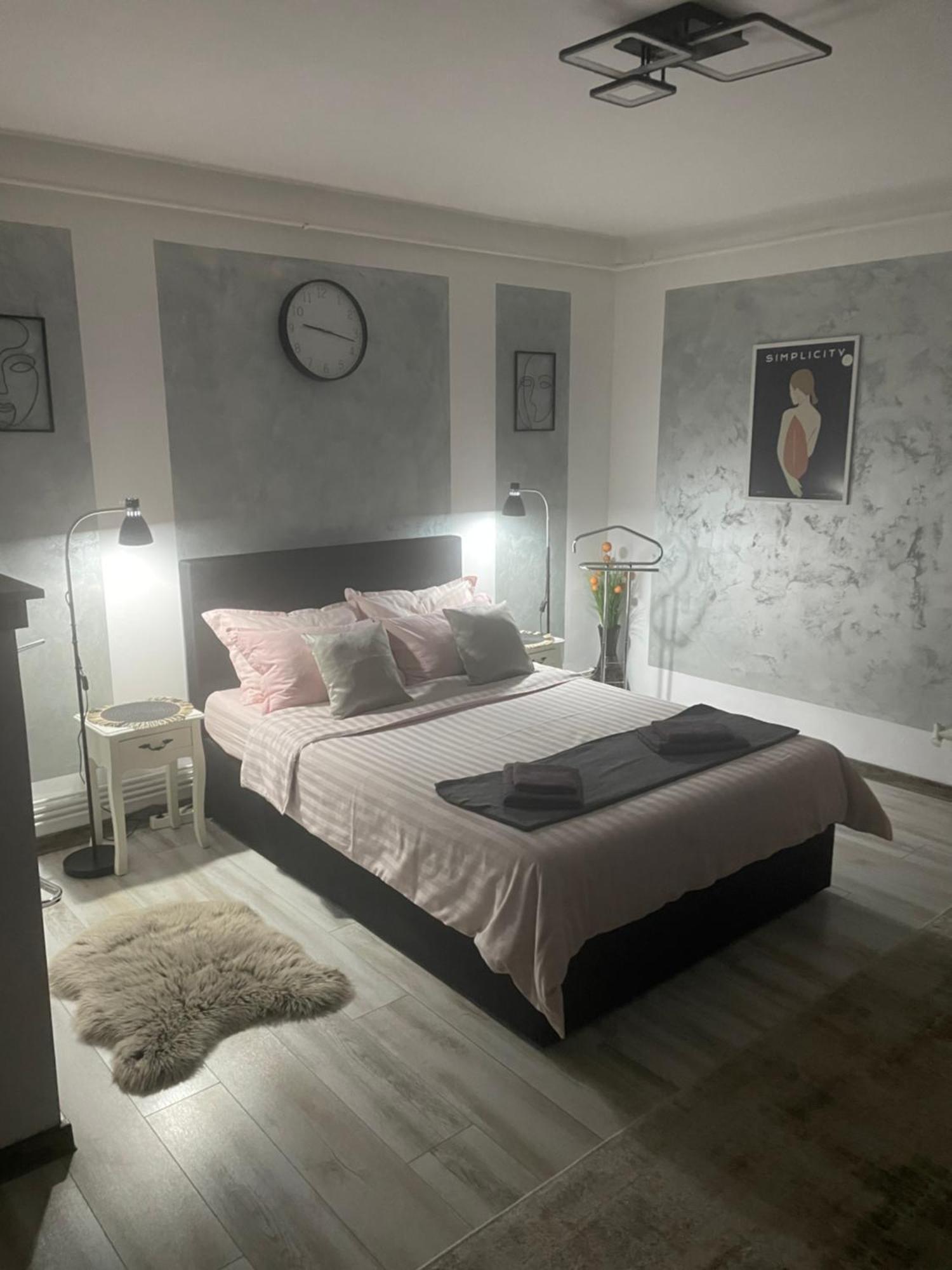 Central Studio Lcs Hunedoara Dış mekan fotoğraf