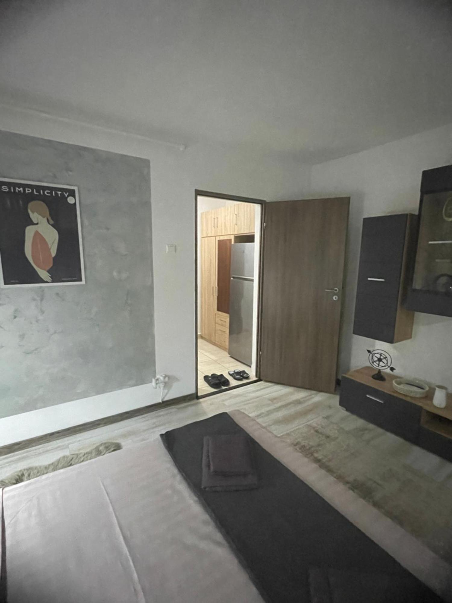 Central Studio Lcs Hunedoara Dış mekan fotoğraf